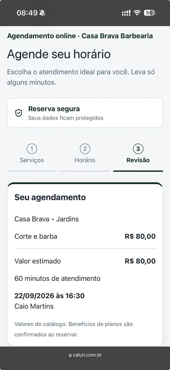 Seleção de serviços no autoagendamento em um celular.